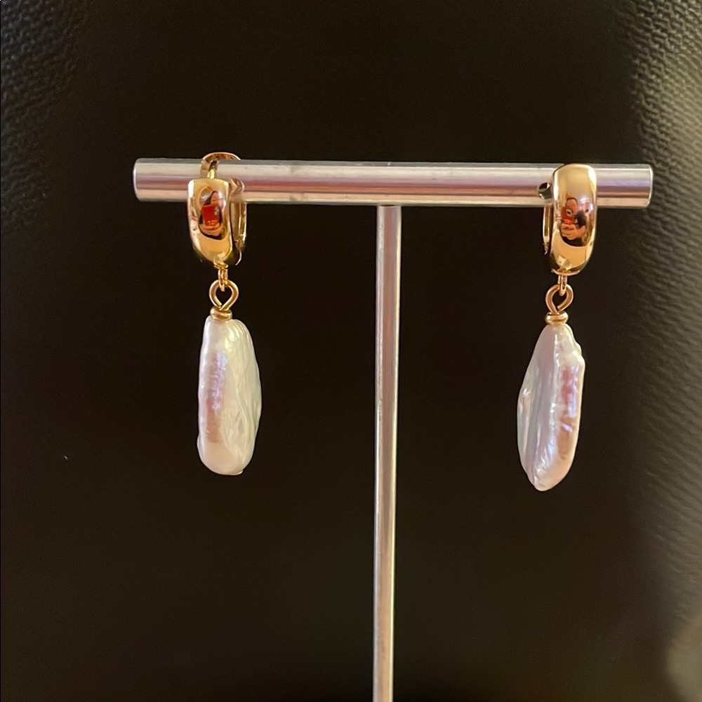Elegant Gold and White Pearl Drop Earrings